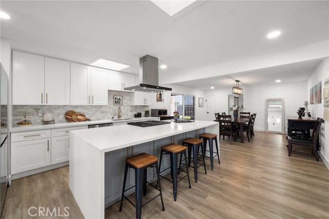 5228 E Minuet Lane, Anaheim CA: https://media.crmls.org/medias/715df9f5-b0d5-4fe5-abbc-e621ad63944c.jpg