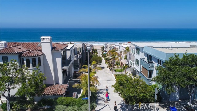 232 16th Street, Manhattan Beach, California 90266, 6 Bedrooms Bedrooms, ,3 BathroomsBathrooms,Residential,Sold,16th,SB22027027