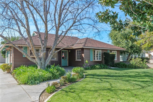 Detail Gallery Image 3 of 38 For 6735 De Anza, Riverside,  CA 92506 - 4 Beds | 2 Baths