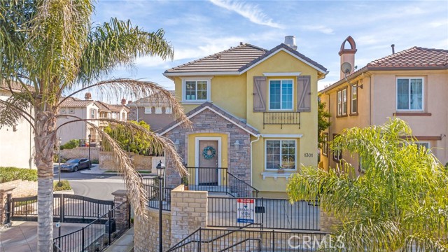 1301 Dominica Drive photo 2