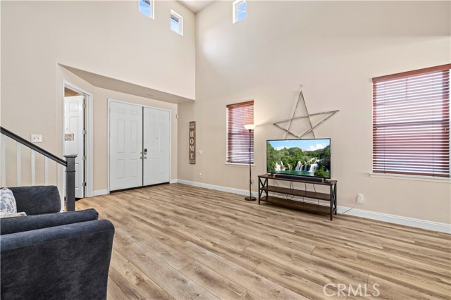 28436 Calex Drive, Valencia CA: https://media.crmls.org/medias/71628a28-7b46-45ca-a672-bdddb0c0e9fd.jpg