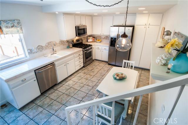 1911 Mathews Avenue, Redondo Beach, California 90278, 2 Bedrooms Bedrooms, ,2 BathroomsBathrooms,Residential,Sold,Mathews,SB15214794