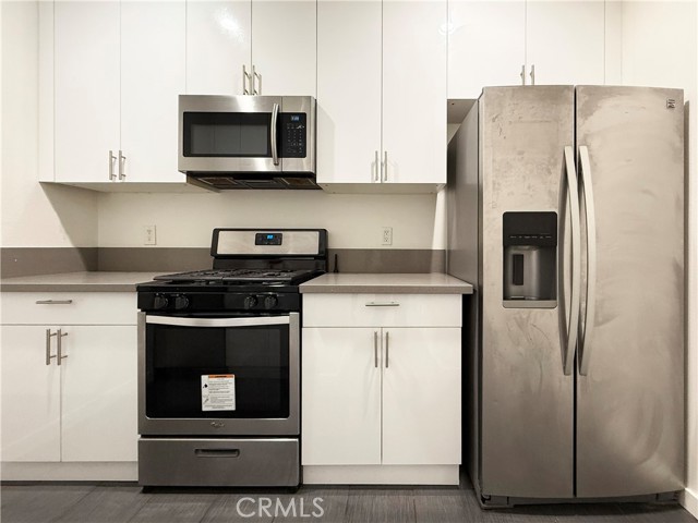 Detail Gallery Image 11 of 31 For 424 S Westmoreland Ave #306,  Los Angeles,  CA 90020 - 2 Beds | 2 Baths