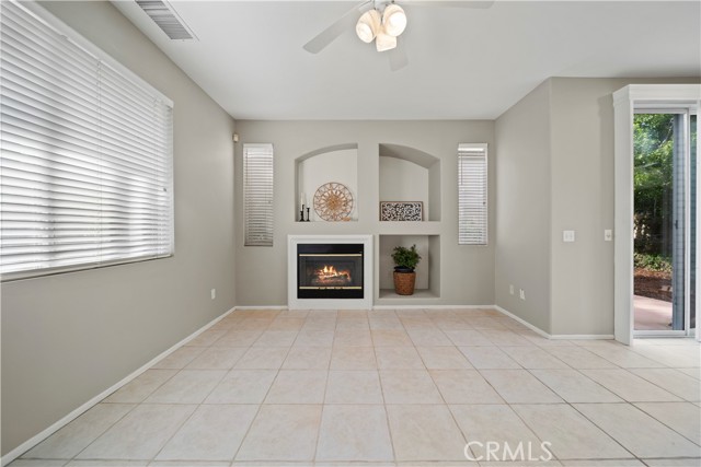 Detail Gallery Image 5 of 43 For 28412 Mayfair Dr, Valencia,  CA 91354 - 3 Beds | 2/1 Baths