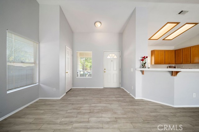 Detail Gallery Image 7 of 39 For 2440 Purdue Cir, Corona,  CA 92881 - 3 Beds | 2 Baths