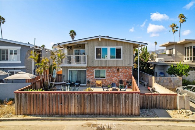 Detail Gallery Image 1 of 49 For 1227 New Bedford Ct, Ventura,  CA 93001 - 3 Beds | 2/1 Baths