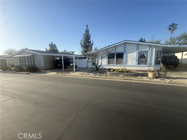 Detail Gallery Image 2 of 4 For 13381 Magnolia Ave #124,  Corona,  CA 92879 - 2 Beds | 2 Baths