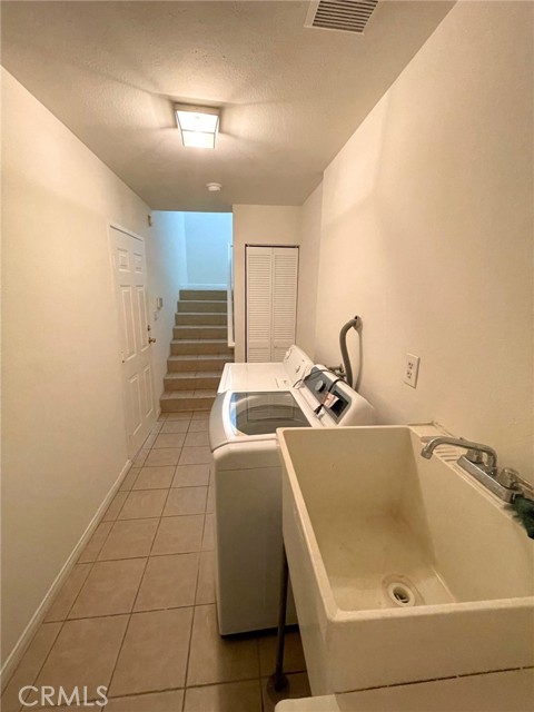 Detail Gallery Image 37 of 40 For 14506 S Berendo Ave #C,  Gardena,  CA 90247 - 3 Beds | 2/1 Baths