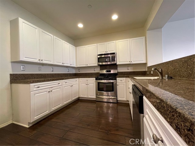 Detail Gallery Image 9 of 26 For 15880 Lasselle St #D,  Moreno Valley,  CA 92551 - 3 Beds | 3/1 Baths