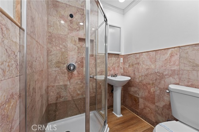 6819 Bellaire Avenue photo 20