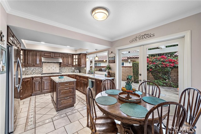 Kitchen dining nook