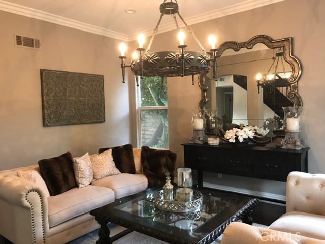 Detail Gallery Image 3 of 14 For 633 via Linda, Newbury Park,  CA 91320 - 5 Beds | 4/1 Baths