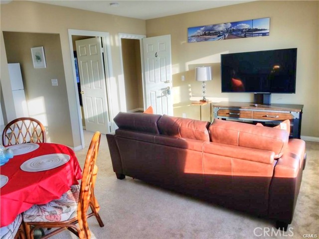 Detail Gallery Image 2 of 14 For 2617 Calle Del Comercio #6,  San Clemente,  CA 92672 - 1 Beds | 1 Baths