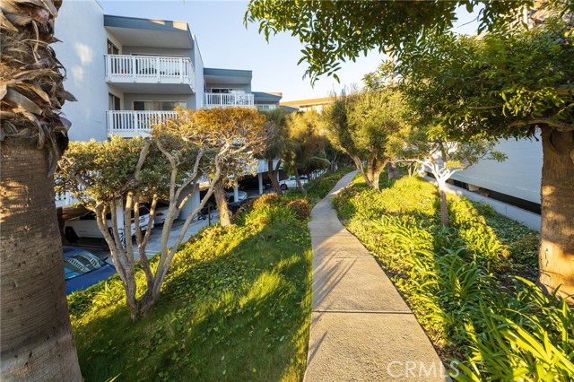 610 The Village, Redondo Beach, California 90277, ,Residential,Sold,The Village,SB22043671