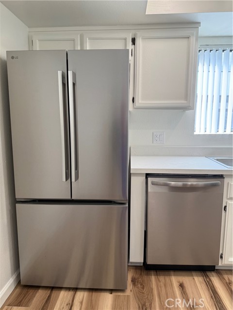 Detail Gallery Image 4 of 14 For 5250 Colodny Dr #21,  Agoura Hills,  CA 91301 - 2 Beds | 2/1 Baths