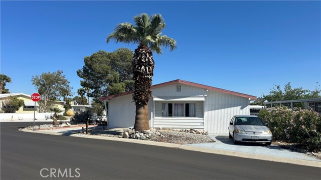 69481 Midpark Drive, Desert Hot Springs CA: https://media.crmls.org/medias/716aa31a-6f0e-4406-b1b5-0126d2b8bd17.jpg