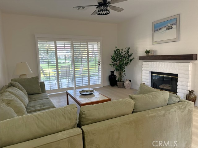 Detail Gallery Image 3 of 12 For 280 Vista Royale Cir, Palm Desert,  CA 92211 - 2 Beds | 2 Baths