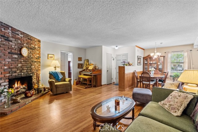 21041 Lanark Street, Canoga Park CA: https://media.crmls.org/medias/716b11cf-b95e-41c7-903c-6ef447ba4de1.jpg
