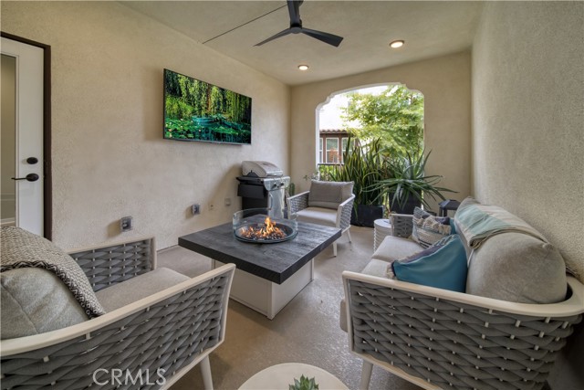 330 Ford Road, Costa Mesa CA: https://media.crmls.org/medias/716bff6a-d87d-4861-8a00-1fd51f8c96af.jpg