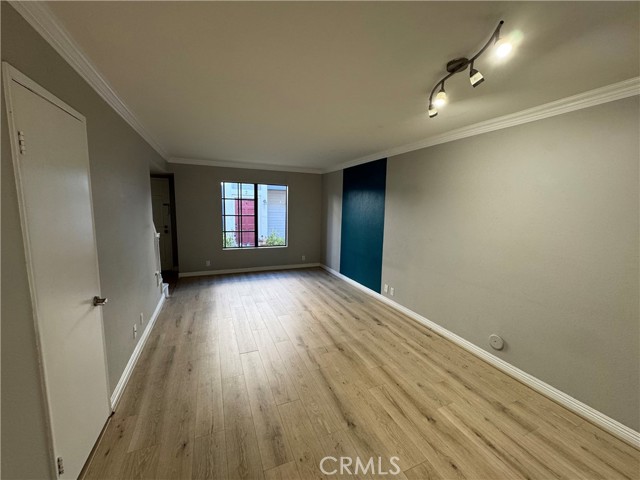 45 Harkness Avenue, Pasadena CA: https://media.crmls.org/medias/716ce0a7-cd40-43bf-be60-34840e79686d.jpg