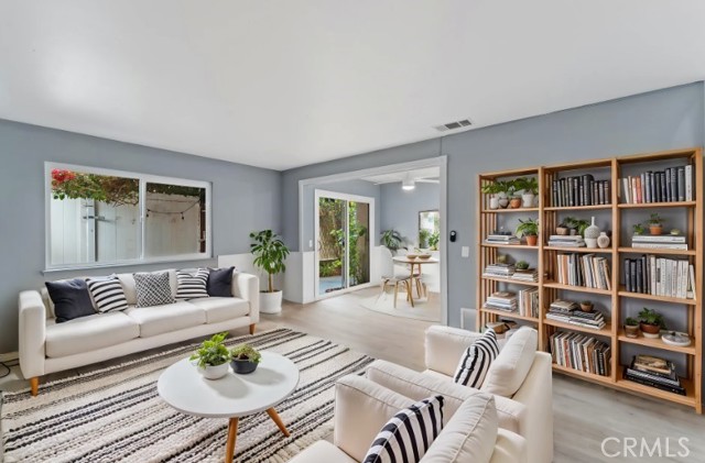 Detail Gallery Image 1 of 25 For 1317 via Santiago #C,  Corona,  CA 92882 - 2 Beds | 1/1 Baths