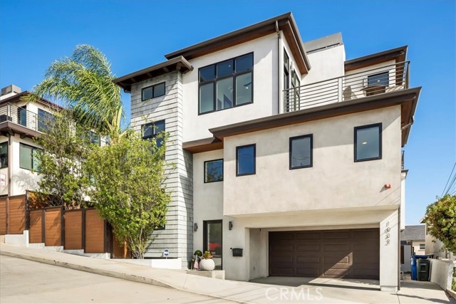 1032 6th, Hermosa Beach, California 90254, 4 Bedrooms Bedrooms, ,3 BathroomsBathrooms,Residential,Sold,6th,SB22136354