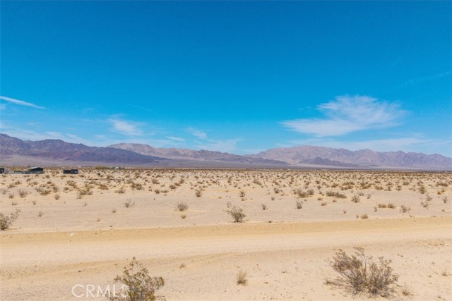 Detail Gallery Image 9 of 37 For 4461 Meriwether Rd, Twentynine Palms,  CA 92277 - – Beds | – Baths