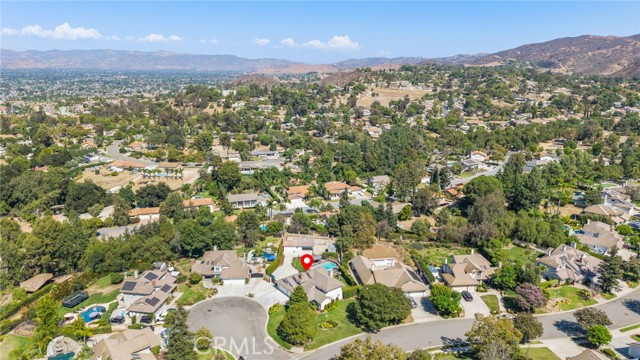 320 Forelock Court, Simi Valley CA: https://media.crmls.org/medias/716face7-fafe-49ed-830c-c96cc76c79f7.jpg