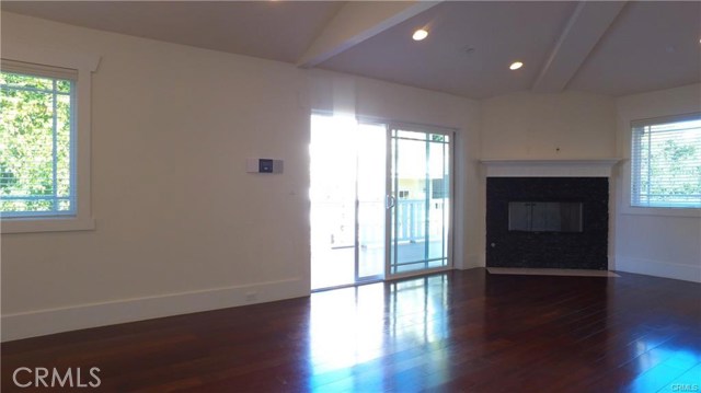 Detail Gallery Image 33 of 75 For 804 N Irena Ave #B,  Redondo Beach,  CA 90277 - 3 Beds | 2/1 Baths