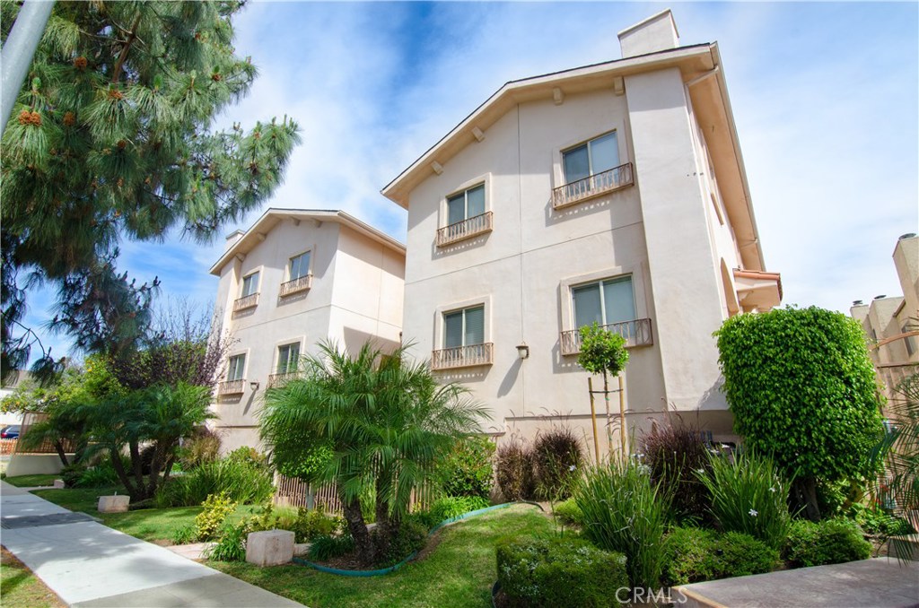 17311 Chatsworth Street 6, Granada Hills, CA 91344