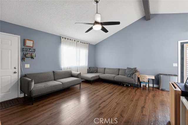 Detail Gallery Image 6 of 32 For 2537 Occidental Cir, Riverside,  CA 92507 - 3 Beds | 2 Baths