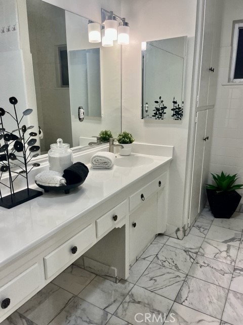 303 N Wycliff Avenue, San Pedro CA: https://media.crmls.org/medias/71715dfb-8071-440a-aede-ade7af1f6cf2.jpg