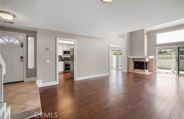 Detail Gallery Image 2 of 12 For 22122 Summit Hill Dr #10,  Lake Forest,  CA 92630 - 2 Beds | 2/1 Baths