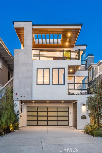 1820 Manhattan Avenue, Hermosa Beach, California 90254, 5 Bedrooms Bedrooms, ,6 BathroomsBathrooms,Residential,Sold,Manhattan,SB22093926