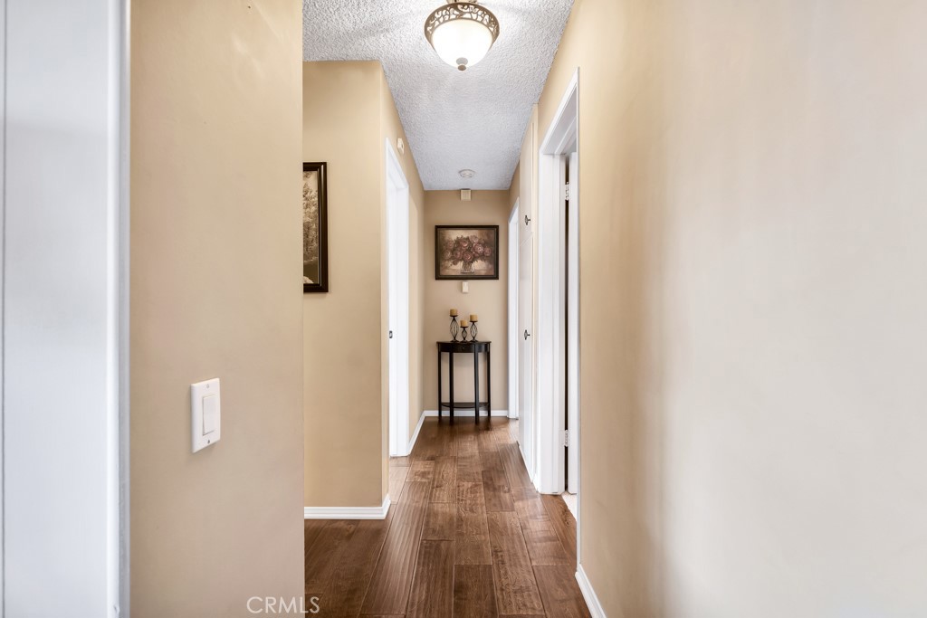 https://media.crmls.org/medias/7172ed76-4a3e-48d9-bc30-09f96782707a.jpg?preset=X-Large