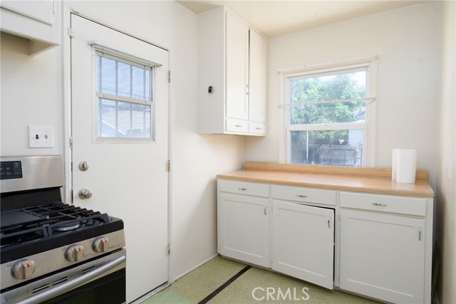 7086 Fairfax Drive, San Bernardino CA: https://media.crmls.org/medias/71732ff0-fcff-416f-aa59-47b78150e38c.jpg