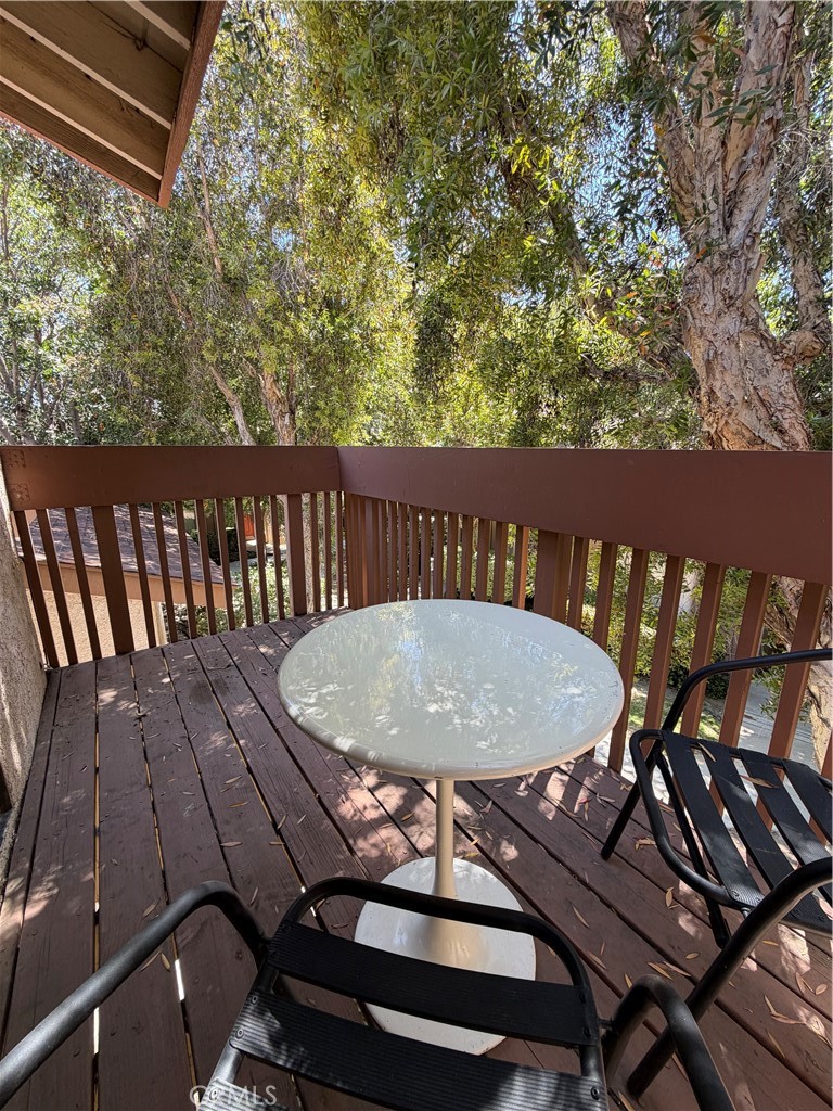 https://media.crmls.org/medias/717368f7-61f4-444a-aac6-7139c5f92ade.jpg?preset=X-Large