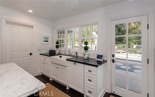 5433 Castle Knoll Road, La Canada Flintridge CA: https://media.crmls.org/medias/71738ac1-1e76-4d49-9d11-a62f510c8748.jpg