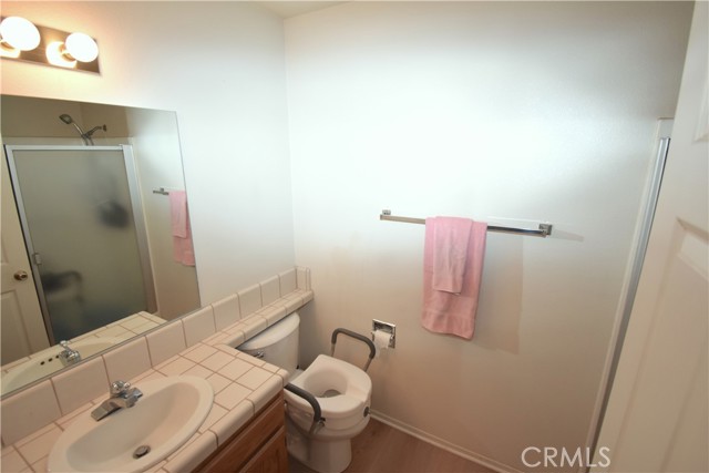 Detail Gallery Image 12 of 22 For 19042 Cedar Dr, Apple Valley,  CA 92308 - 2 Beds | 2 Baths