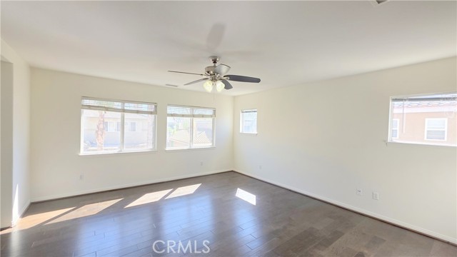 Detail Gallery Image 9 of 31 For 6536 Laurel St, Corona,  CA 92880 - 5 Beds | 3 Baths