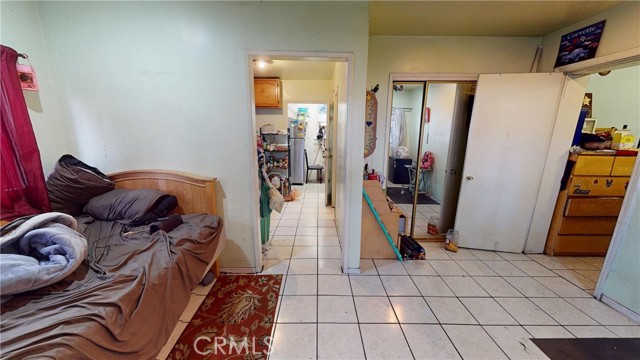 1726 E 47th Street, Los Angeles CA: https://media.crmls.org/medias/71749183-04e5-40c7-8345-86e3db31b6ca.jpg