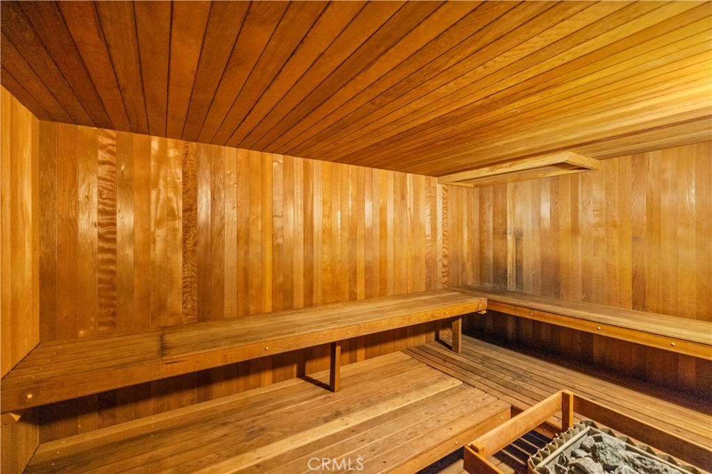 https://media.crmls.org/medias/71751813-8555-4103-93b4-36ab2f012ee9.jpg?preset=X-Large