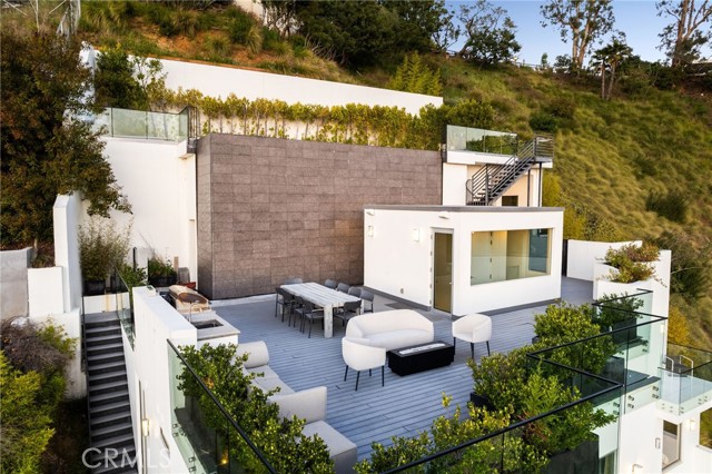 Detail Gallery Image 47 of 64 For 9459 Beverly Crest Dr, Beverly Hills,  CA 90210 - 5 Beds | 7 Baths