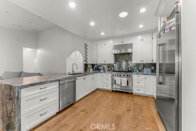 Image 17 of 51 For 2189 Myers Street