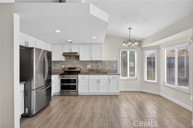 Detail Gallery Image 15 of 39 For 25307 Avenida Chagres, Hemet,  CA 92544 - 4 Beds | 2 Baths