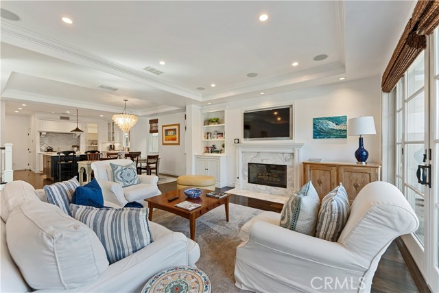 Detail Gallery Image 7 of 44 For 115 Topaz Ave, Newport Beach,  CA 92662 - 3 Beds | 3/1 Baths