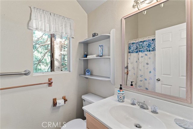 Detail Gallery Image 15 of 31 For 27219 Bernina Dr, Lake Arrowhead,  CA 92352 - 4 Beds | 4 Baths