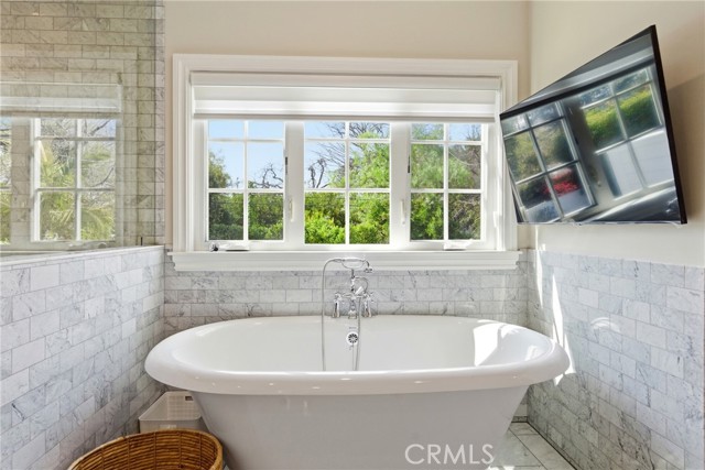 Detail Gallery Image 21 of 37 For 4469 Stern Ave, Sherman Oaks,  CA 91423 - 5 Beds | 5 Baths