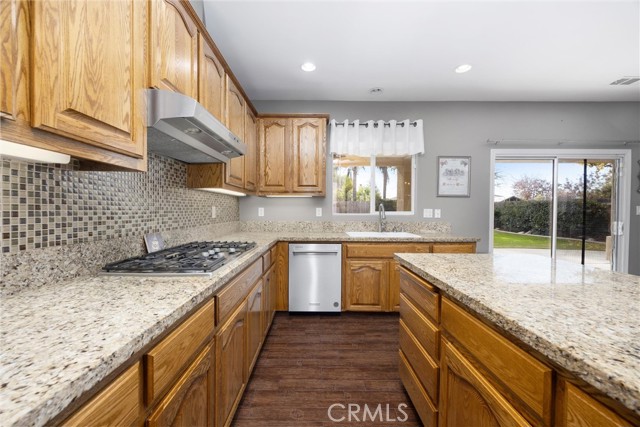 Detail Gallery Image 33 of 67 For 12809 Trafalgar Square, Bakersfield,  CA 93312 - 5 Beds | 3 Baths