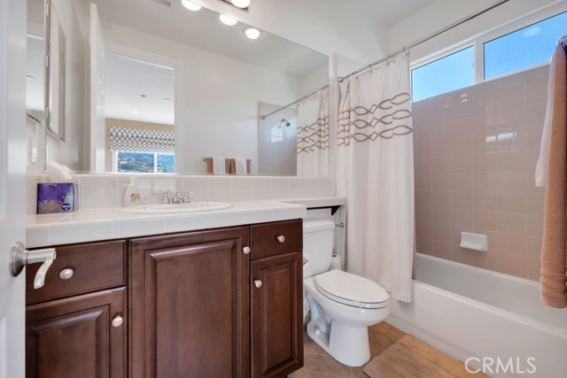 Detail Gallery Image 35 of 69 For 22774 Hialeah Way, Chatsworth,  CA 91311 - 5 Beds | 5/1 Baths
